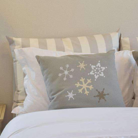 Snowflakes Pillow Stencils